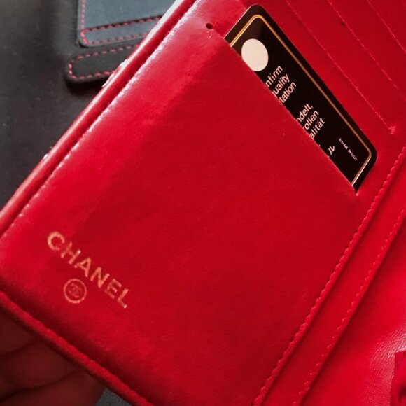 CHANEL Patent Leather Mademoaelle Lucky Symbols Bi-Fold Wallet - Picture 10 of 13